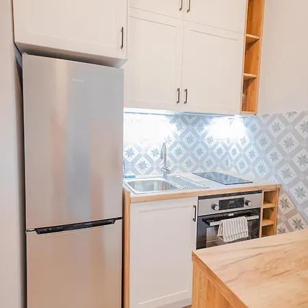 Cozy 1-bedroom Flat Next To The Center *